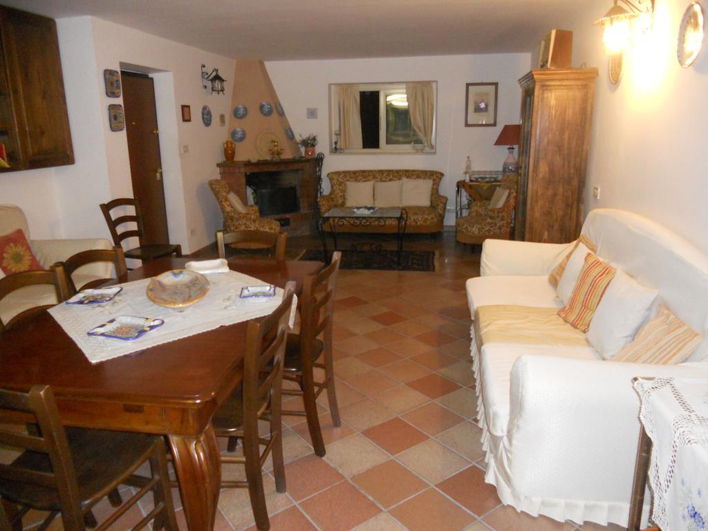 Villa Eleonora Formia Bagian luar foto